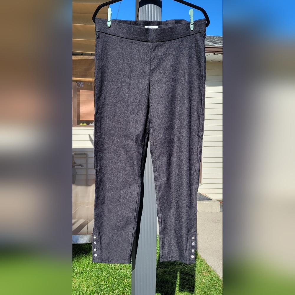 Stylish Black Capris with Button Details